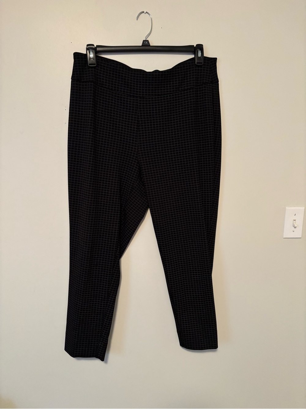 Zac & Rachel Black Cropped Ankle Pants with Windowpane Grid
